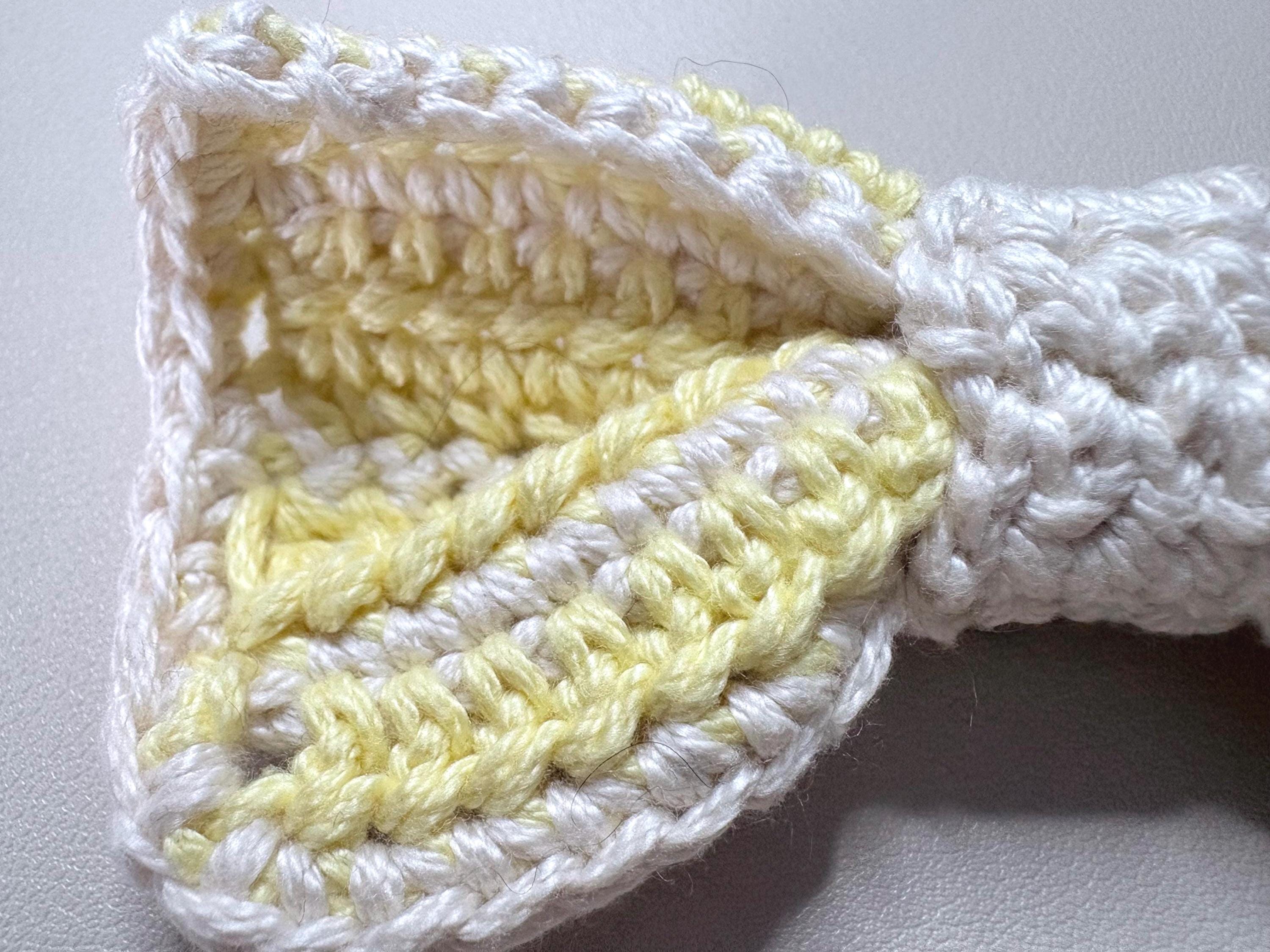 Crochet Bow Keyring, Cute Coquette Bag Charm, Handmade Cotton Keychain, Aesthetic Purse Charm, Cottagecore Gift for Her, Teacher Gift
