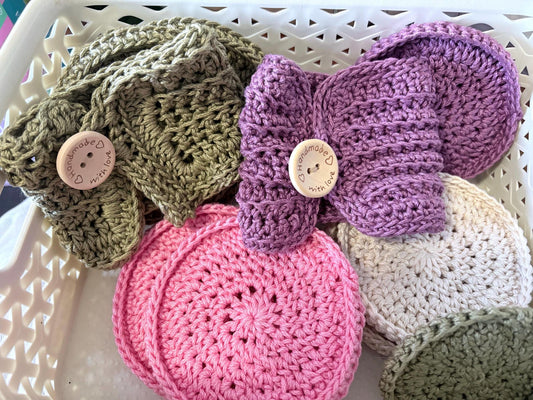🌸 Bloom & Brew – Crochet Coffee Gift Set