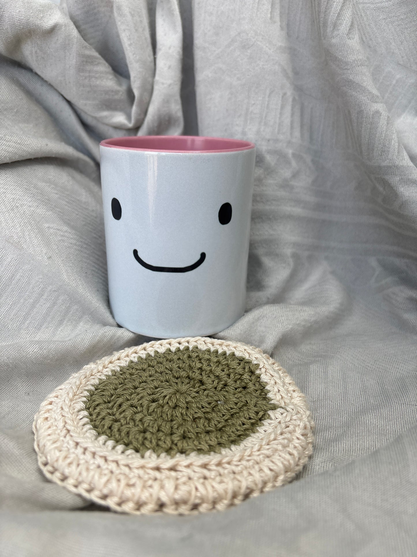 Kawaii Coffee Cup – Smiley Face Mug for Cosy Drinks